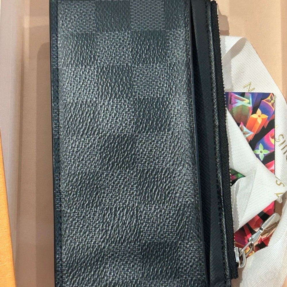 Louis Vuitton Damier Graphite Canvas Card Holder - Picture 3 of 9